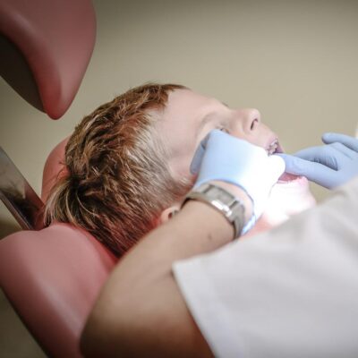 Dziecko u dentysty – pierwsza wizyta